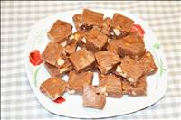Fudge au chocolat, vanille et noisettes.jpg: Cliquez ici pour agrandir